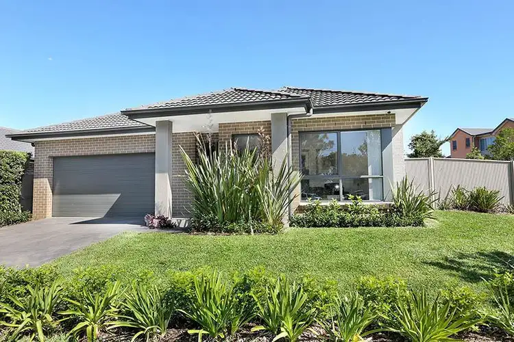 48 Hampshire Boulevard, Spring Farm NSW 2570