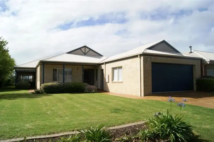 19 Youll Grove, Inverloch VIC 3996