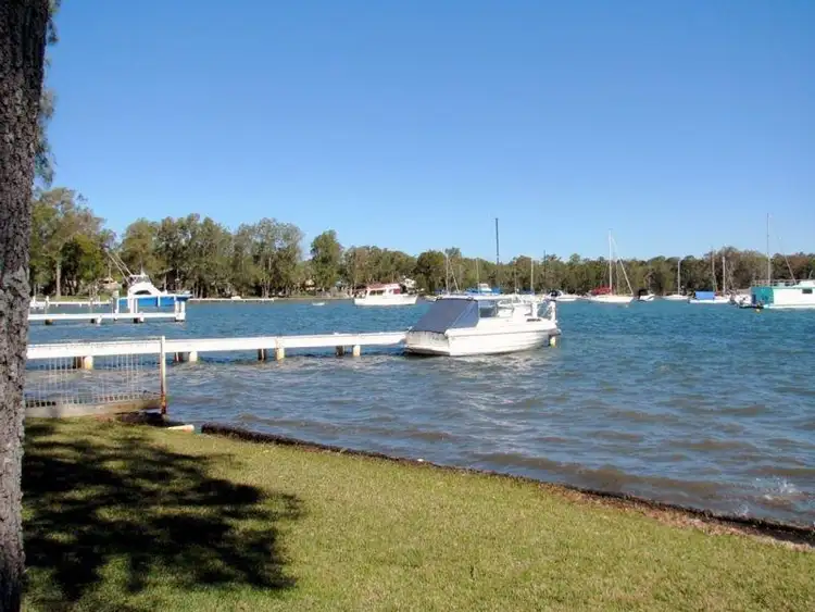 40 Gordon Avenue, Summerland Point NSW 2259