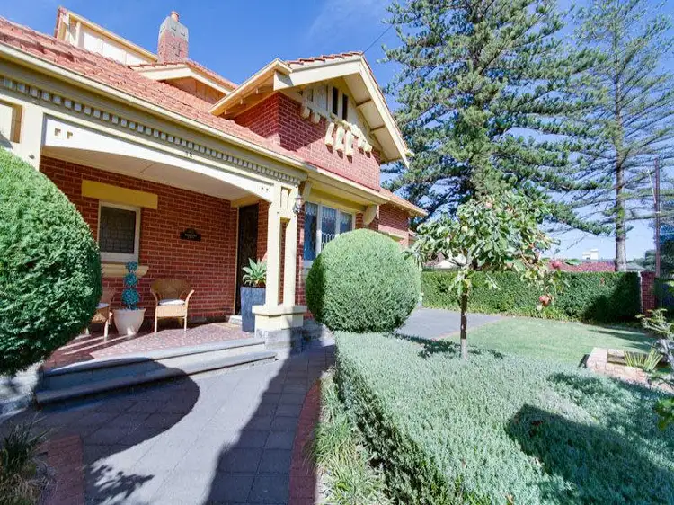 42 Moseley Street, Glenelg SA 5045