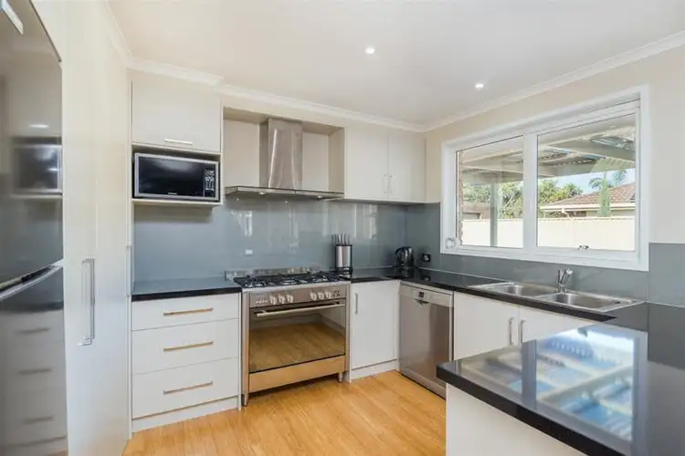 10 Henderson Drive, Lara VIC 3212