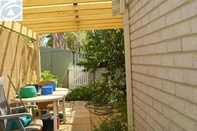 Sixth view of Homely semi-detached listing, 262B First Street, Wonthella WA 6530