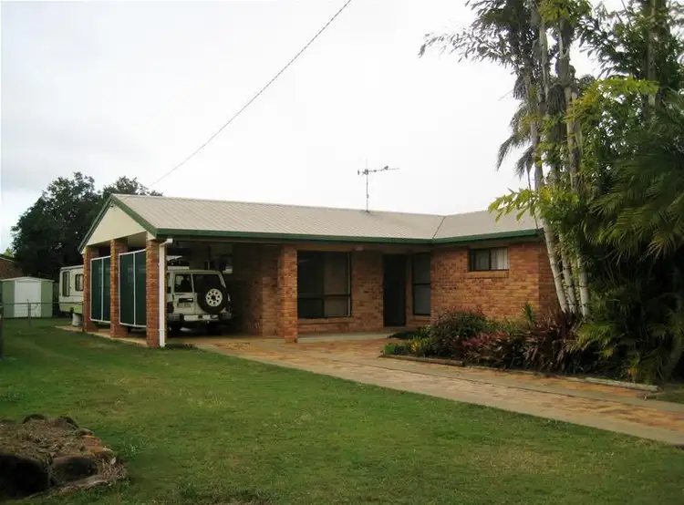 8 Dawn Parade, Thabeban QLD 4670