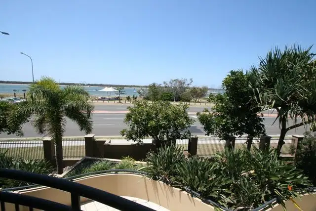 392 Marine Parade, Labrador QLD 4215