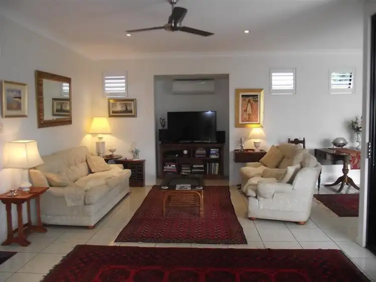 2/35 Queen Street, Bongaree QLD 4507