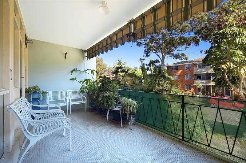 Main view of Homely unit listing, 2/17 Grafton Crescent, Dee Why NSW 2099