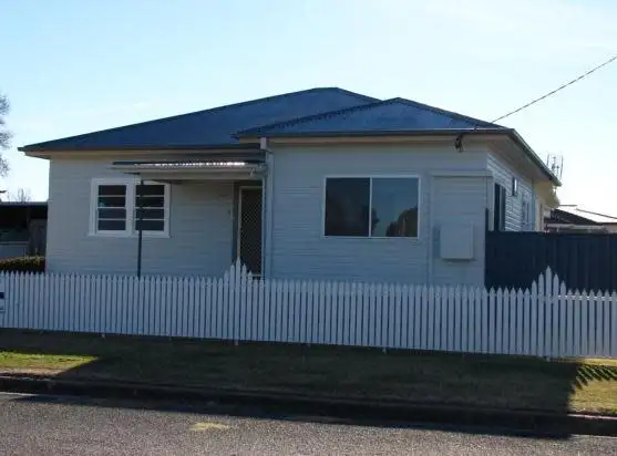 7 Hall Street, Aberdeen NSW 2336