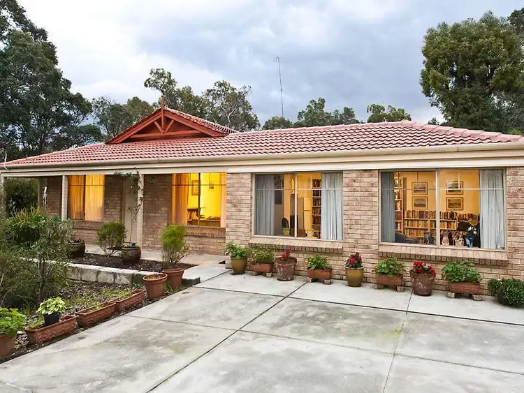 148 Peet Road, Roleystone WA 6111
