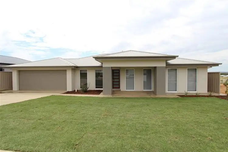 40(Lot44) Strickland Drive, Boorooma NSW 2650