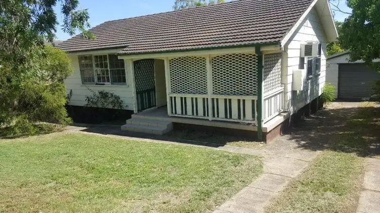 18 Anzac Parade, Muswellbrook NSW 2333