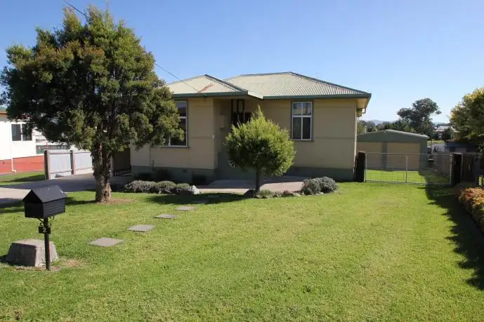 2 Jubilee Street, Tenterfield NSW 2372