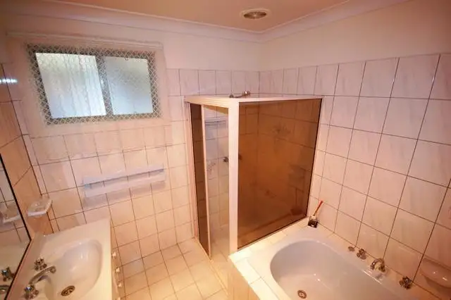 Seventh view of Homely house listing, 1 Glenvale Plc, Bourkelands NSW 2650