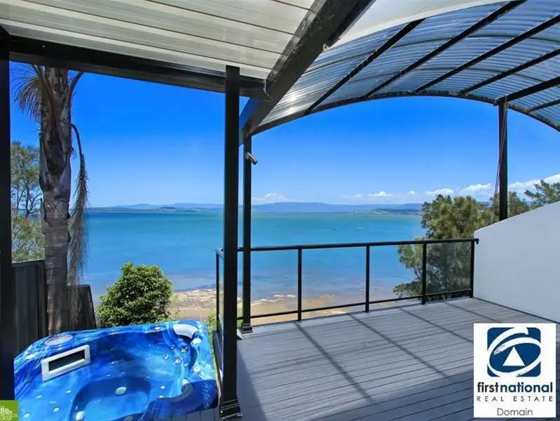 Main view of Homely townhouse listing, 1/31 Northcliffe Drive, Lake Heights NSW 2502