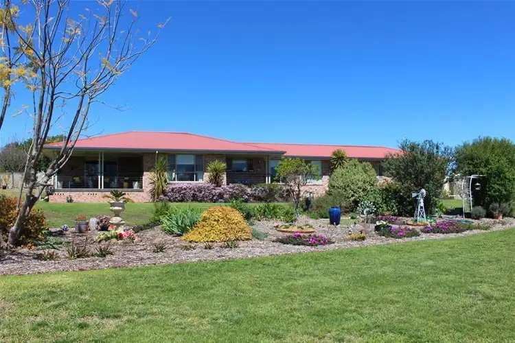 19 Defraines Lane, Inverell NSW 2360