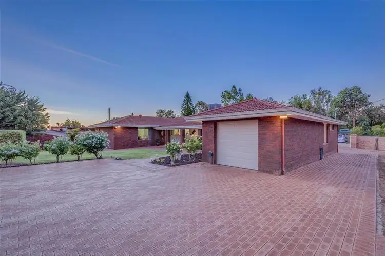 33 Malumba Crescent, Lesmurdie WA 6076