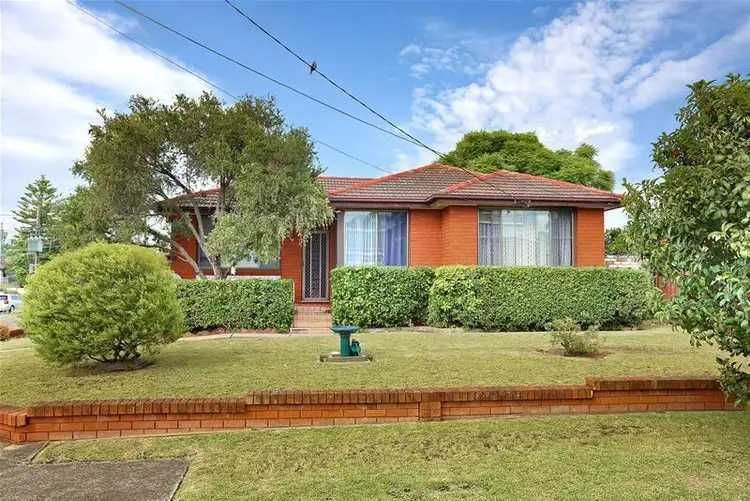 14 Kambala Crescent, Fairfield West NSW 2165