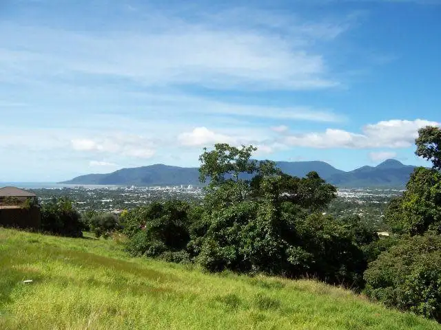 5 Coreega Close, Mooroobool QLD 4870