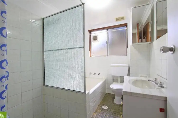 Fifth view of Homely apartment listing, 2/49A Robsons Road, Keiraville NSW 2500