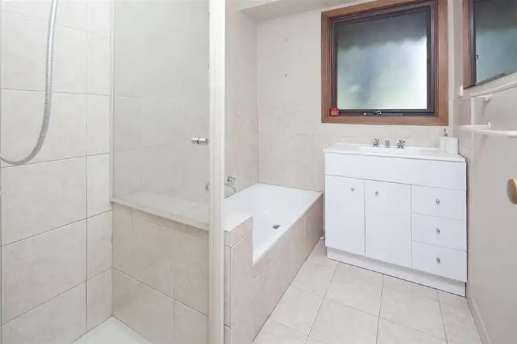 Seventh view of Homely house listing, 18 Singleton Drive, Endeavour Hills VIC 3802