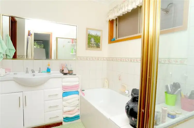 Fifth view of Homely unit listing, 1/6 Viewbay Drive, Leopold VIC 3224