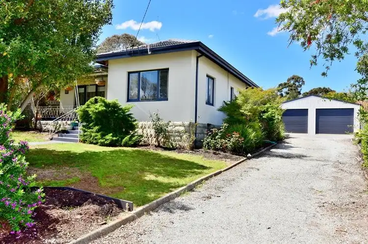 16 Hamilton Terrace, Greenmount WA 6056