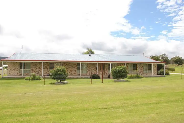 25 Treverton Street, Wallangarra QLD 4383