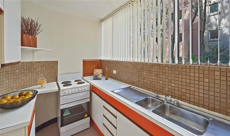 Fifth view of Homely apartment listing, 4/22-28 Penkivil Street, Bondi NSW 2026