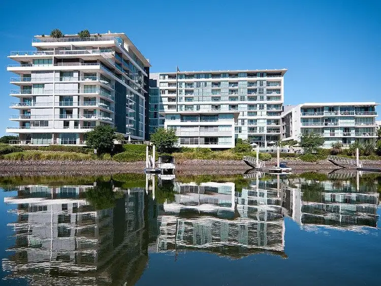 33 TE Peters Drive, Broadbeach QLD 4218