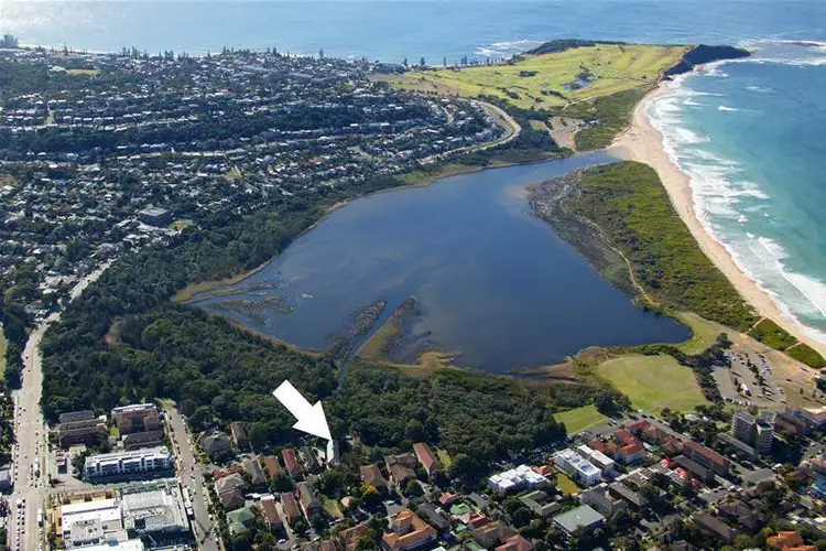 Third view of Homely unit listing, 4/35 Hawkesbury Avenue, Dee Why NSW 2099