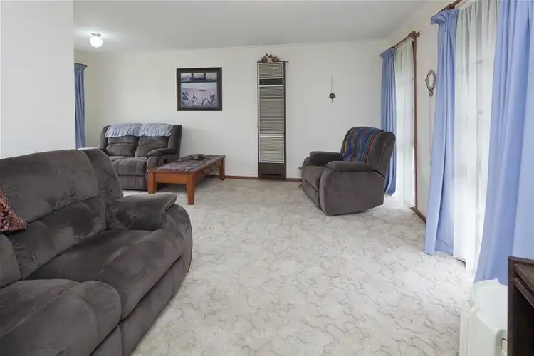 Fourth view of Homely house listing, 4 Singleton Drive, Endeavour Hills VIC 3802