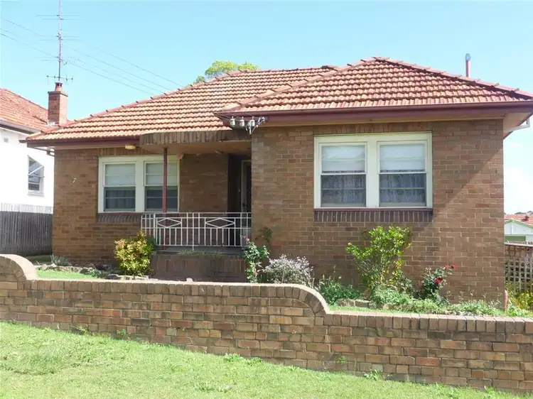 7 Catherine Street, Waratah West NSW 2298