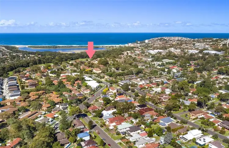 Second view of Homely unit listing, 2/14 Grafton Crescent, Dee Why NSW 2099