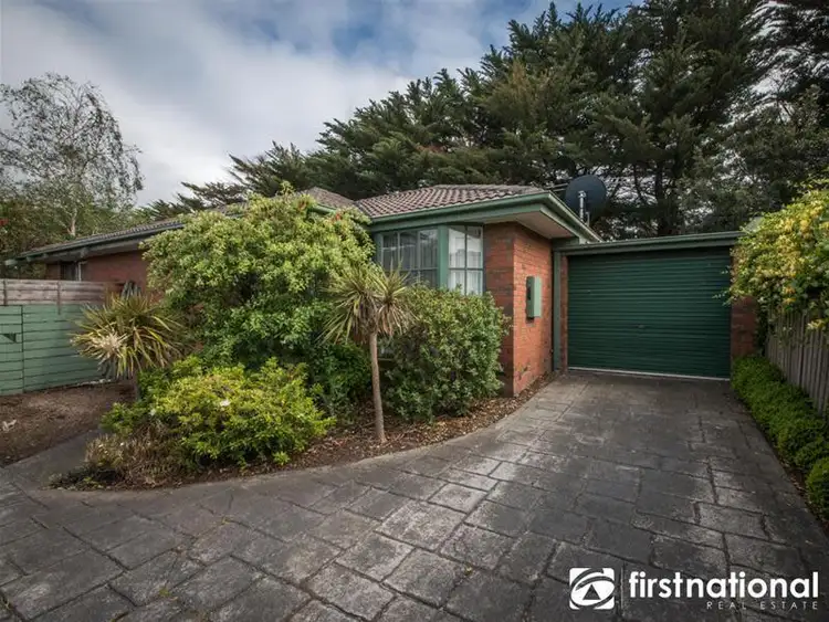 2/42 Van Der Haar Avenue, Berwick VIC 3806