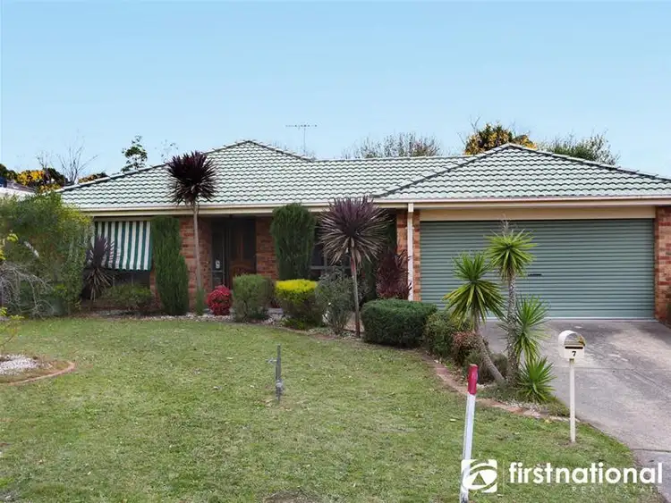 7 Samuel Close, Berwick VIC 3806