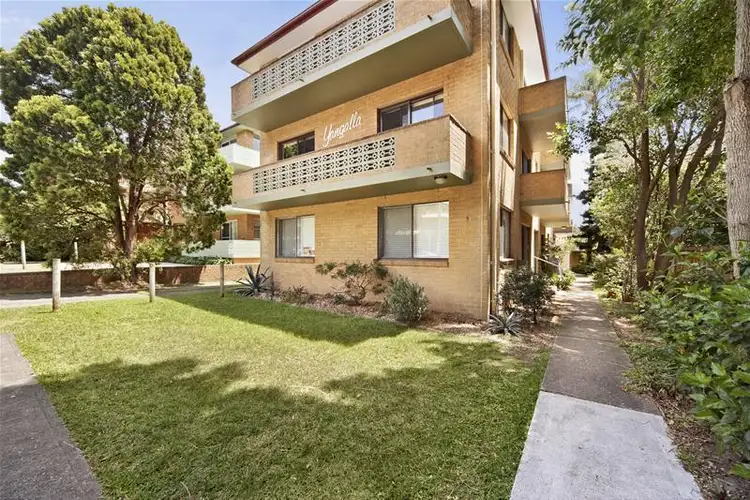 1/9 Lismore Avenue, Dee Why NSW 2099