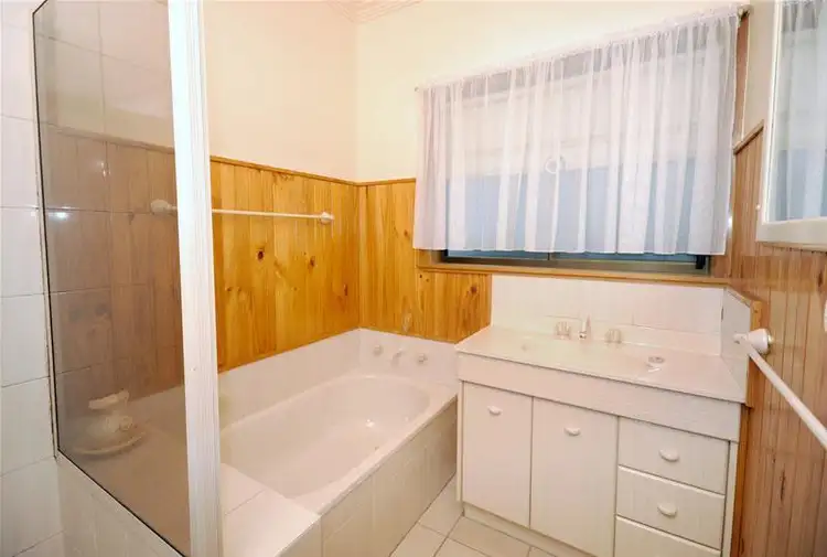 Fourth view of Homely house listing, 4 Harvey Avenue, Herne Hill VIC 3218