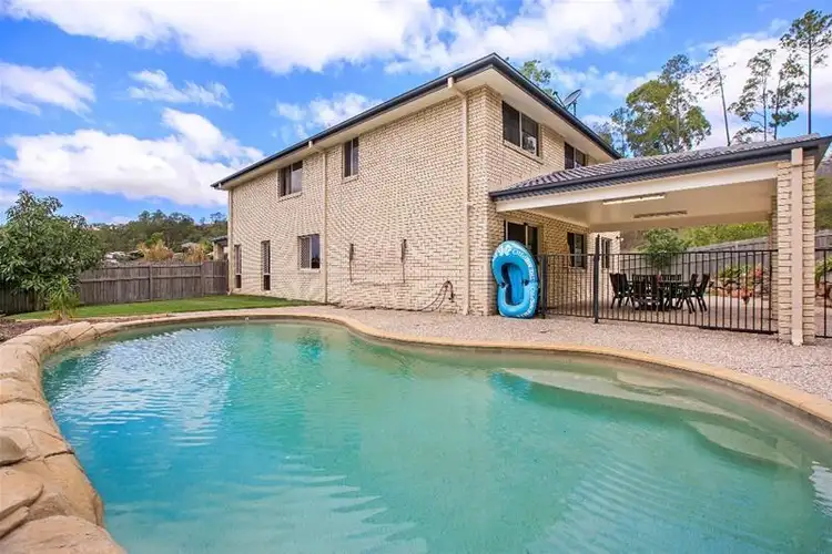 17 Soward Court, Pacific Pines QLD 4211