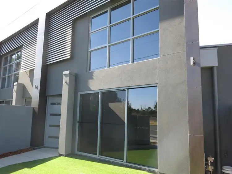 Fifth view of Homely unit listing, 2/70 Travers Street, Wagga Wagga NSW 2650