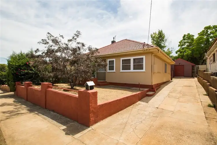 5 Urana Street, Turvey Park NSW 2650