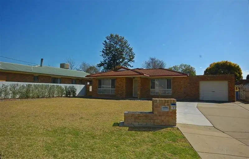 Main view of Homely house listing, 7 Magnolia Parade, Lake Albert NSW 2650