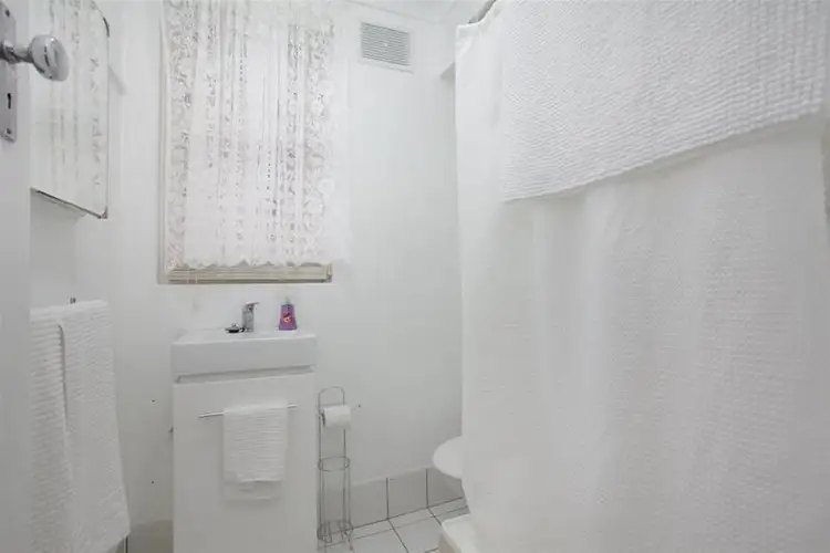 Fifth view of Homely apartment listing, 5/4 Mosbri Crescent, The Hill NSW 2300