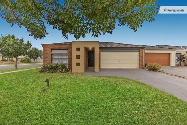 1 Sherwood Place, Melton West VIC 3337