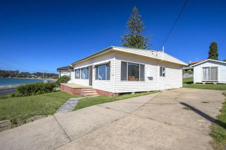 344 Beach Road, Batehaven NSW 2536