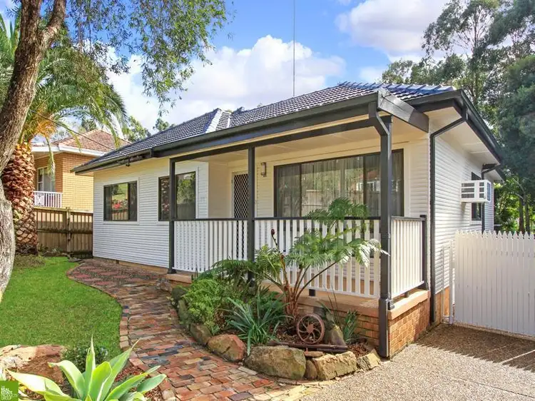 28 Cummins Street, Unanderra NSW 2526