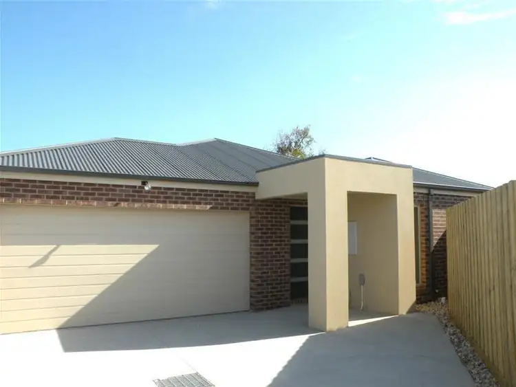 2/24 Bank Street, Lara VIC 3212