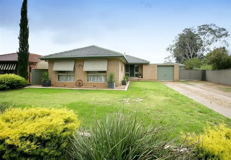 10 Lyons Crescent, Forest Hill NSW 2651