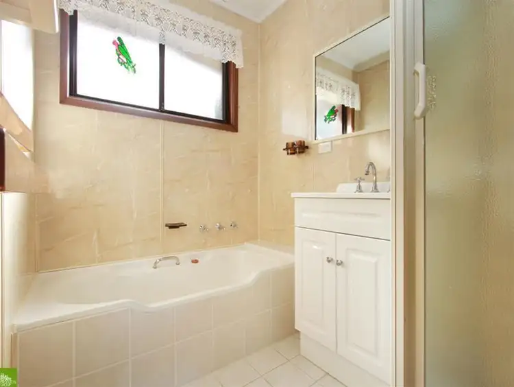 Fifth view of Homely house listing, 8 Ben Nevis Road, Farmborough Heights NSW 2526