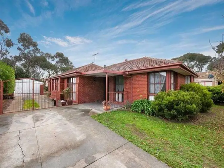 6 Winged Foot Court, Sunbury VIC 3429