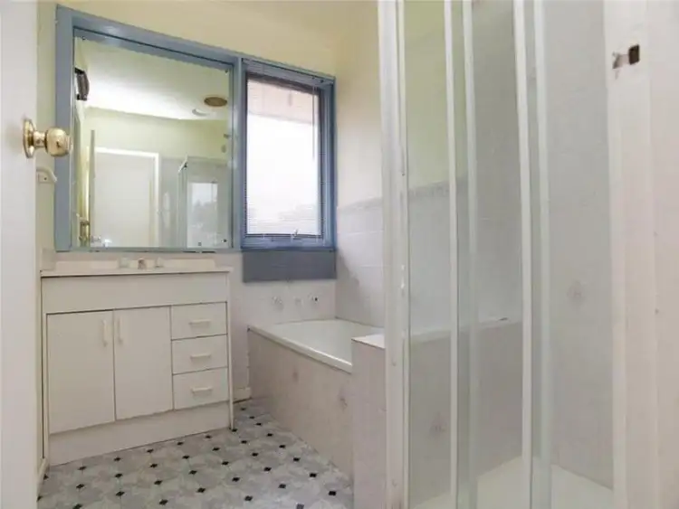 Sixth view of Homely house listing, 19 Lindsay Avenue, Sunbury VIC 3429