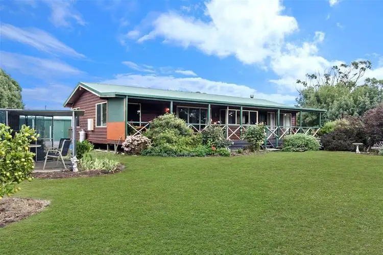 Second view of Homely house listing, 8 Duffy Street, Winslow VIC 3281
